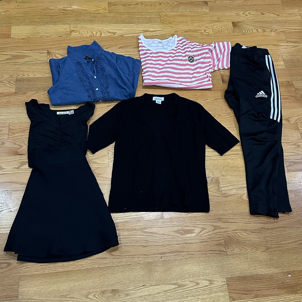 Calvin Klein Black V-Neck Top (Free Extra Clothes in the picture)